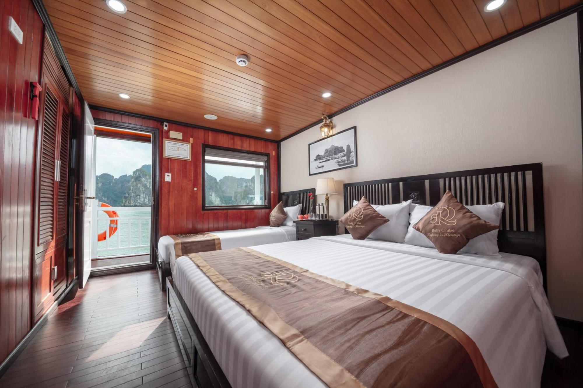 Hotel Ruby Cruise Hạ Long Exterior foto