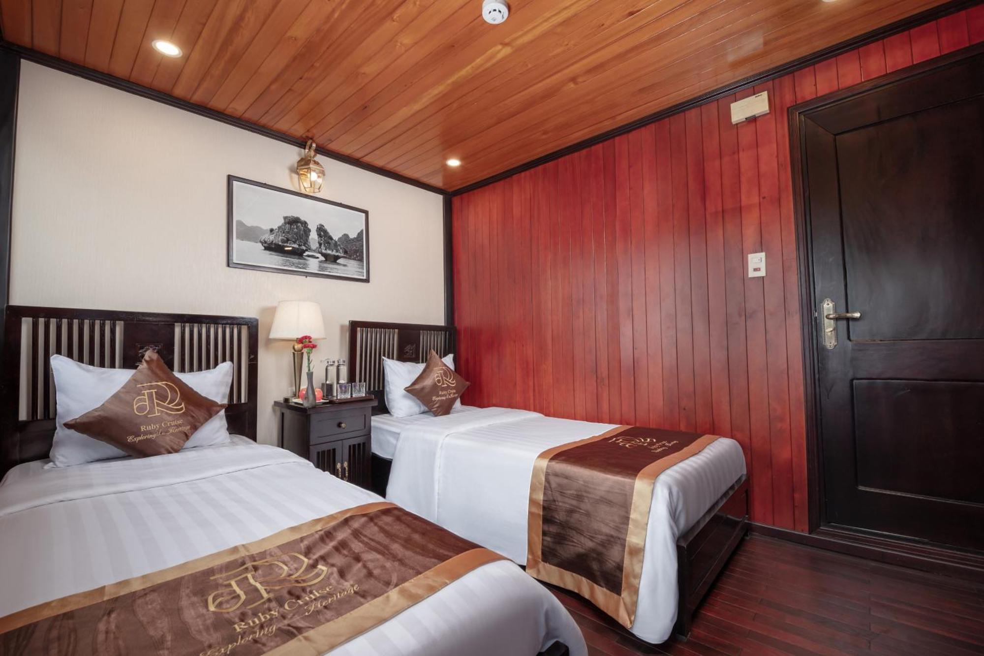 Hotel Ruby Cruise Hạ Long Exterior foto