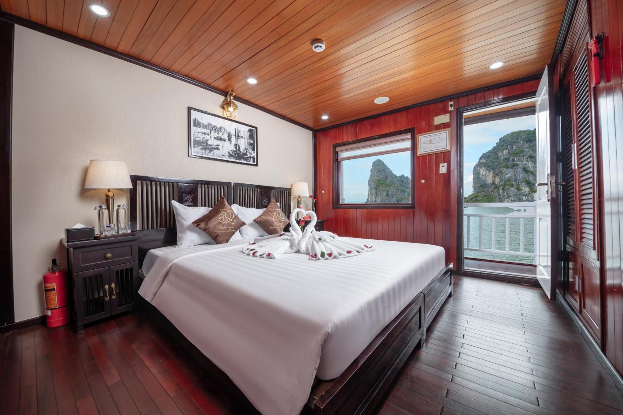 Hotel Ruby Cruise Hạ Long Exterior foto