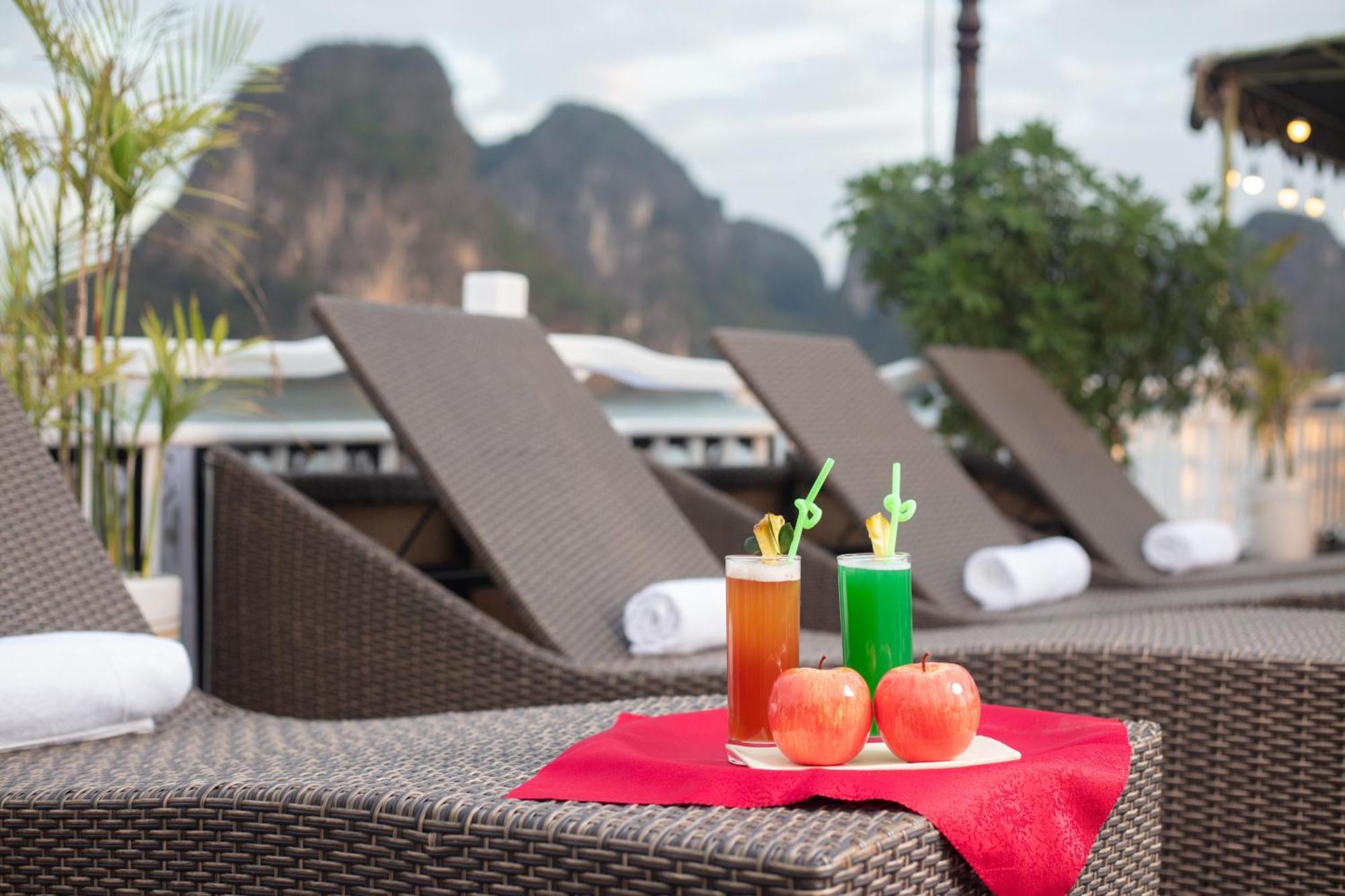 Hotel Ruby Cruise Hạ Long Exterior foto