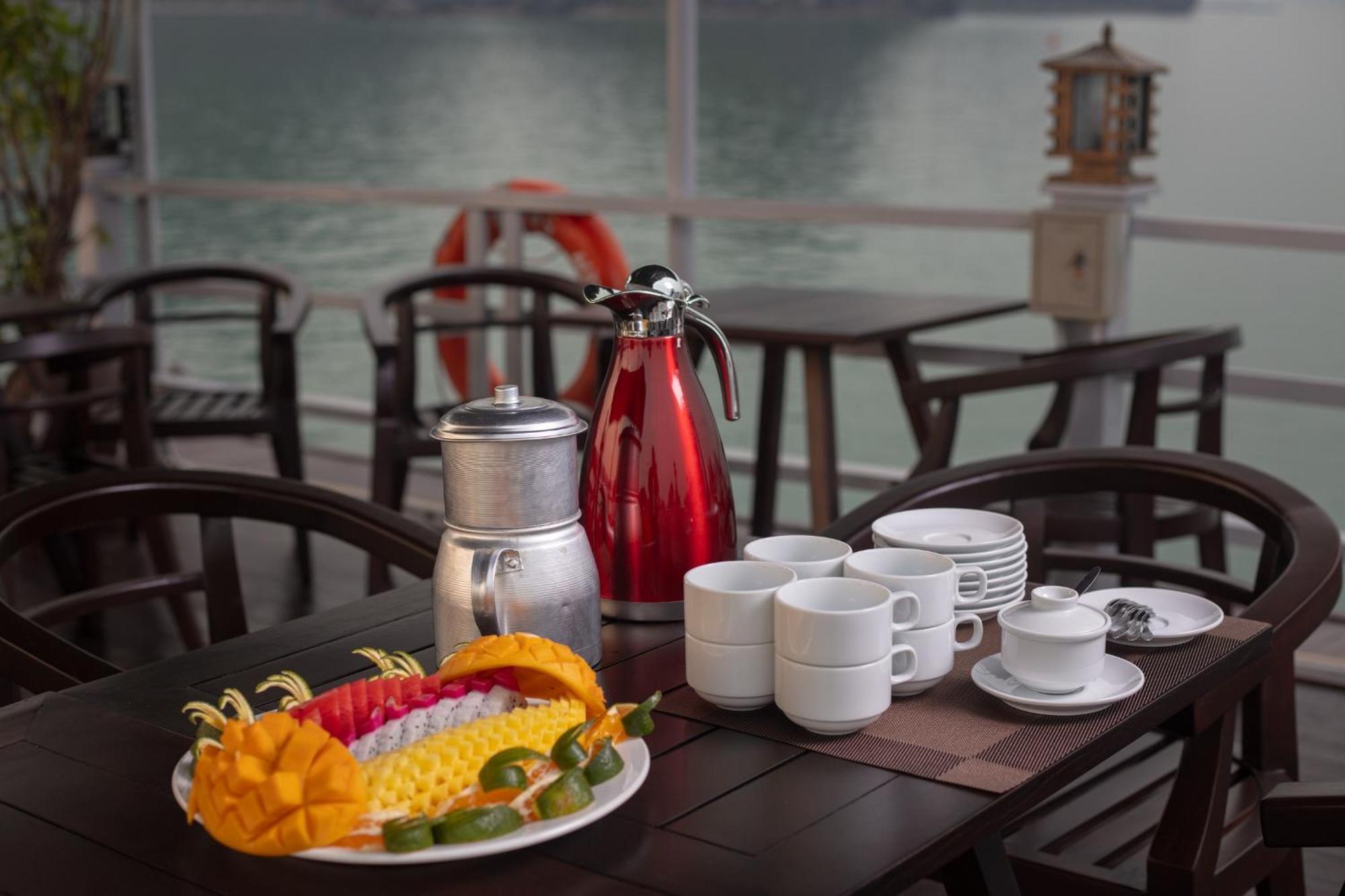Hotel Ruby Cruise Hạ Long Exterior foto