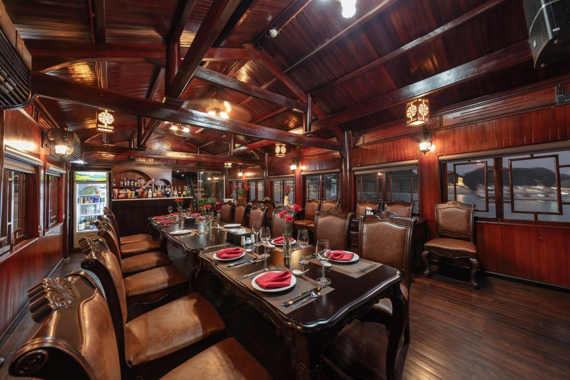 Hotel Ruby Cruise Hạ Long Exterior foto