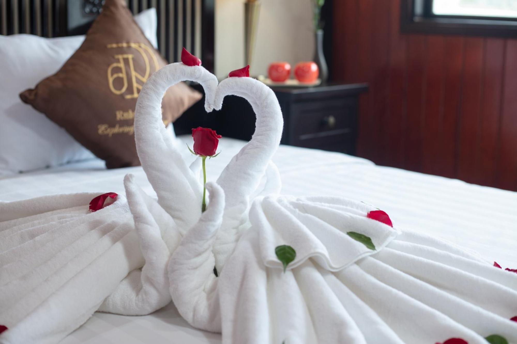 Hotel Ruby Cruise Hạ Long Exterior foto